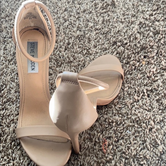 Nude heels - Picture 2 of 3